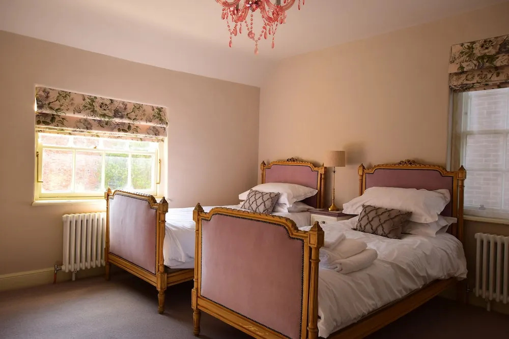 14 St Saviours Place, YORK