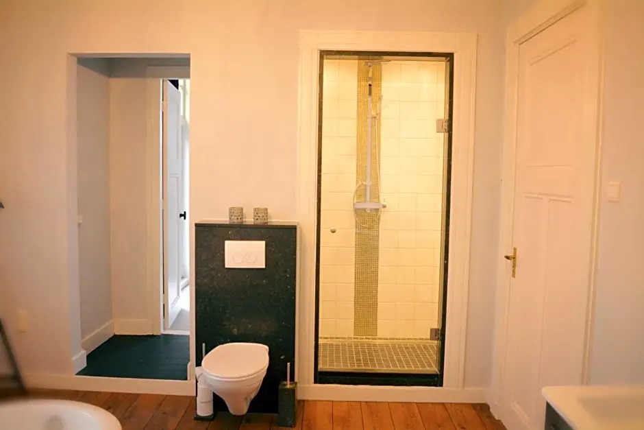 DeVilla - Boutique Suites