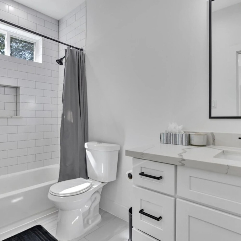Luxury Urban Retreat Near Key Houston Locations