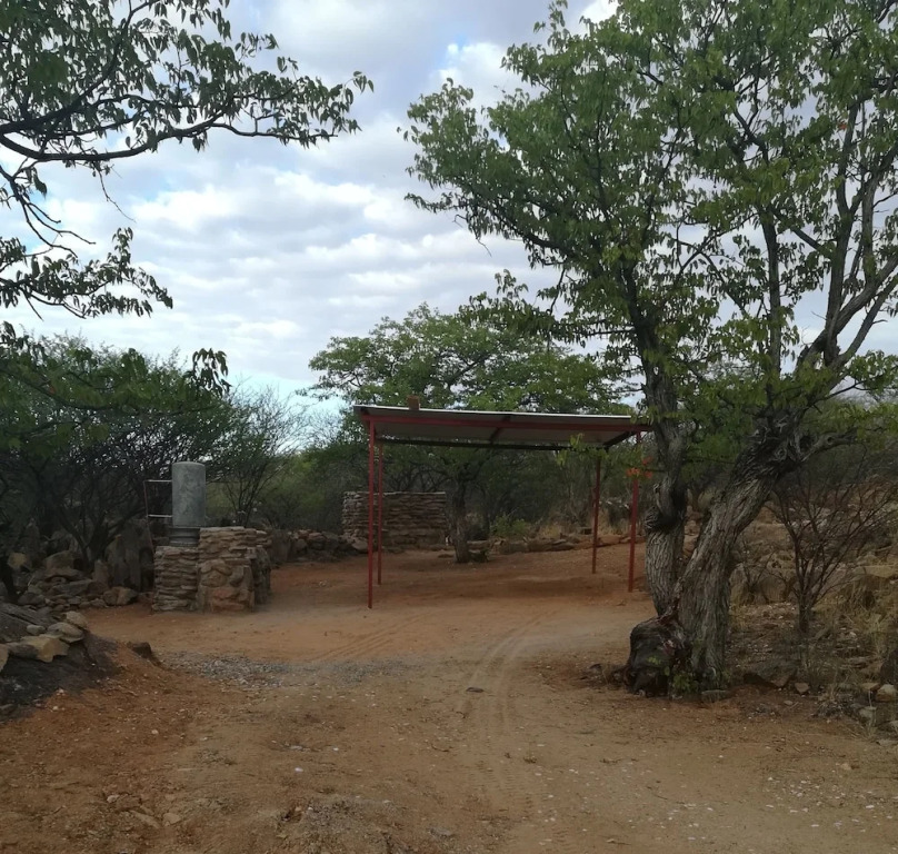 Ann's Lodge & Camping