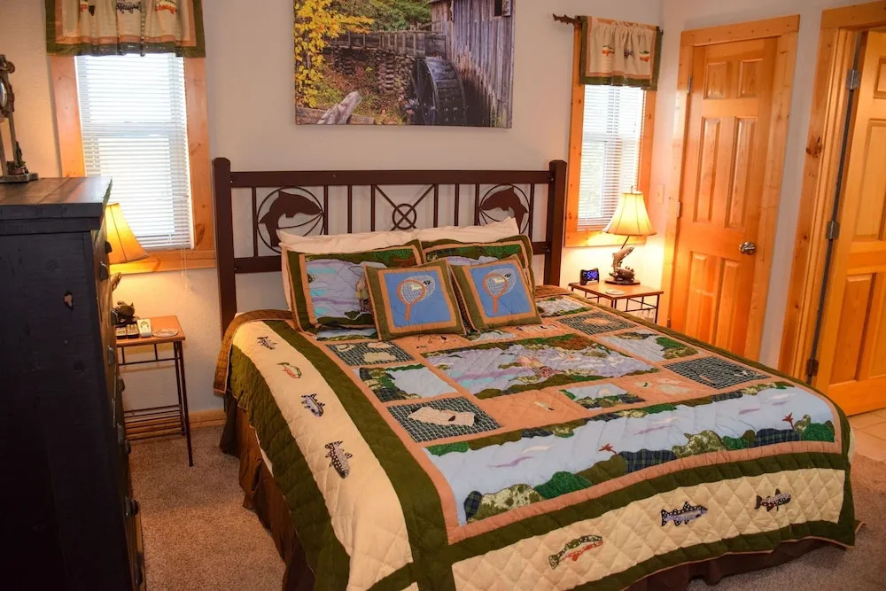 THE PINNACLE - 6 Br Cabin
