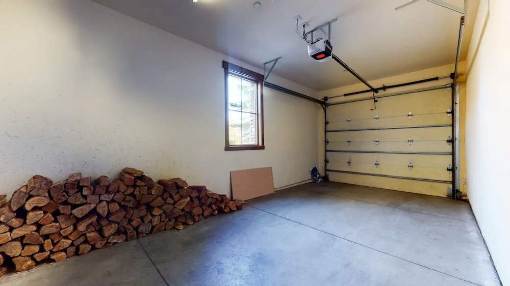 Snowcreek Vi The Lodges #1133 2 Bedroom Condo by RedAwning