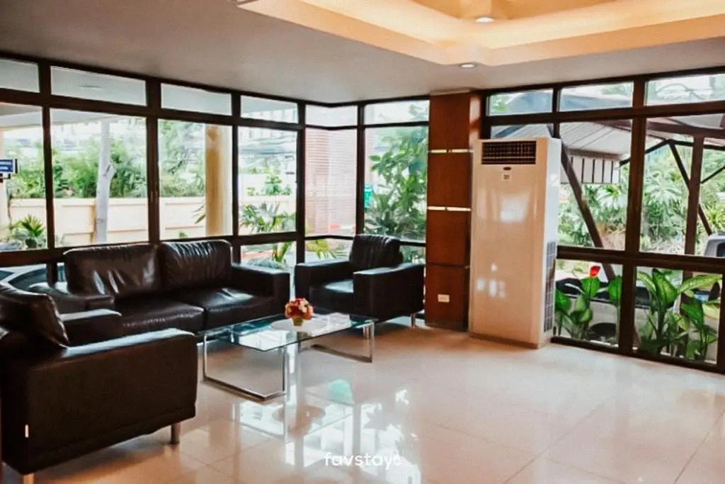 Twin Palms Suites and Residence Pattaya