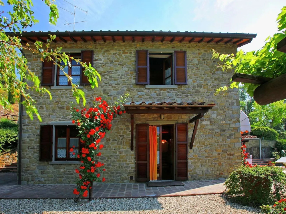 Villa in Tuscany with Pool and Valley Views