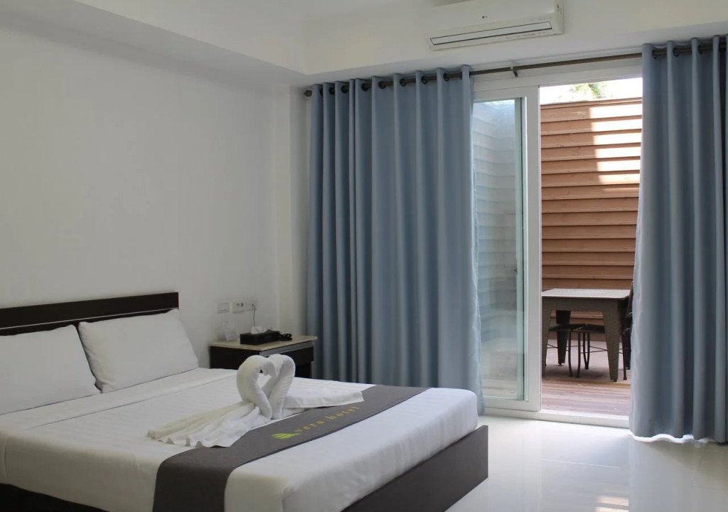 Townhouse Oak Vera Hotel Near Clark International Airport