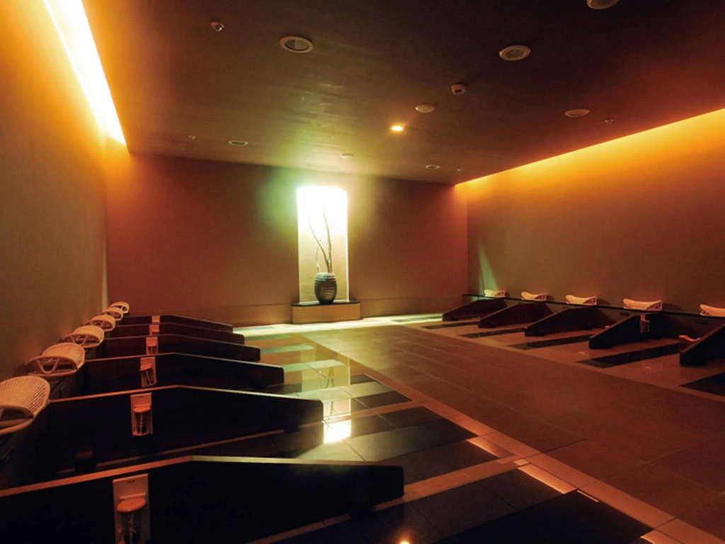 Yokohama Minatomirai Manyo Club