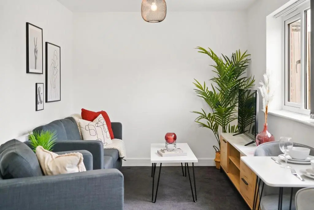 1 Sarah House by Truestays - 2 Bedroom Apartment - FREE Wifi & Parking