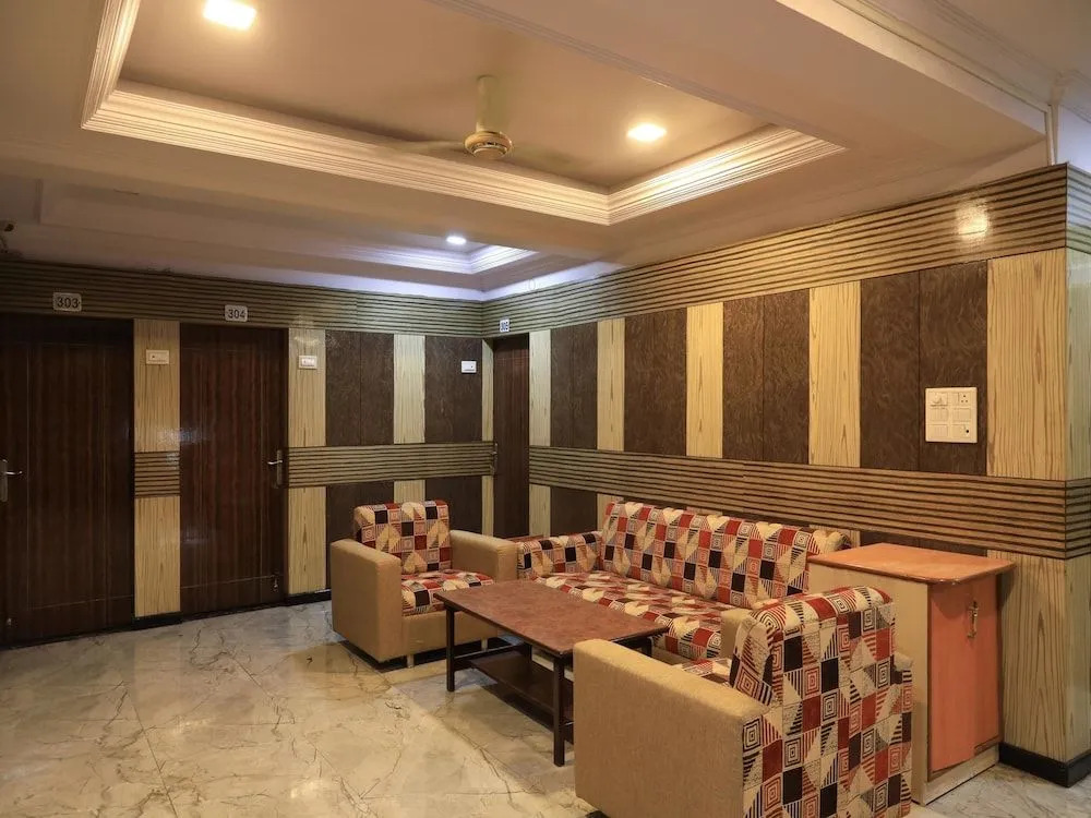 OYO Flagship 42122 Hotel Rahul