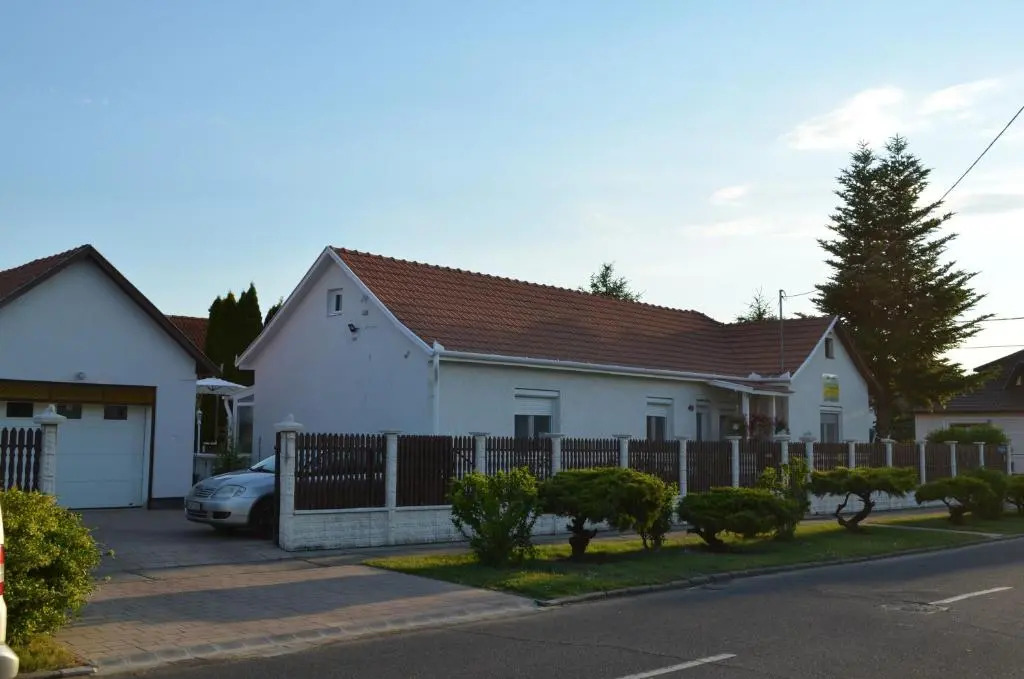Henrietta - Violetta Apartman
