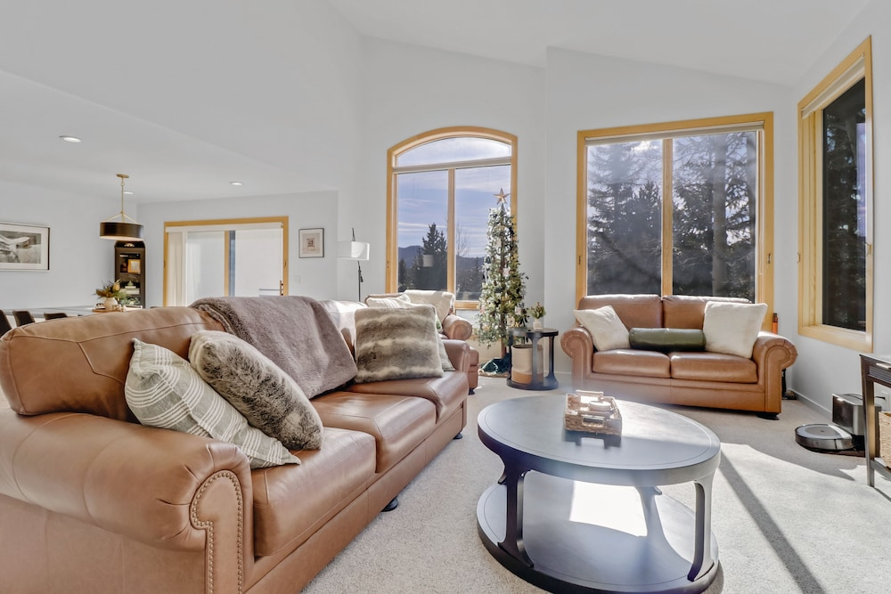 Pedal And Peak 113a 3 Bedroom Townhouse