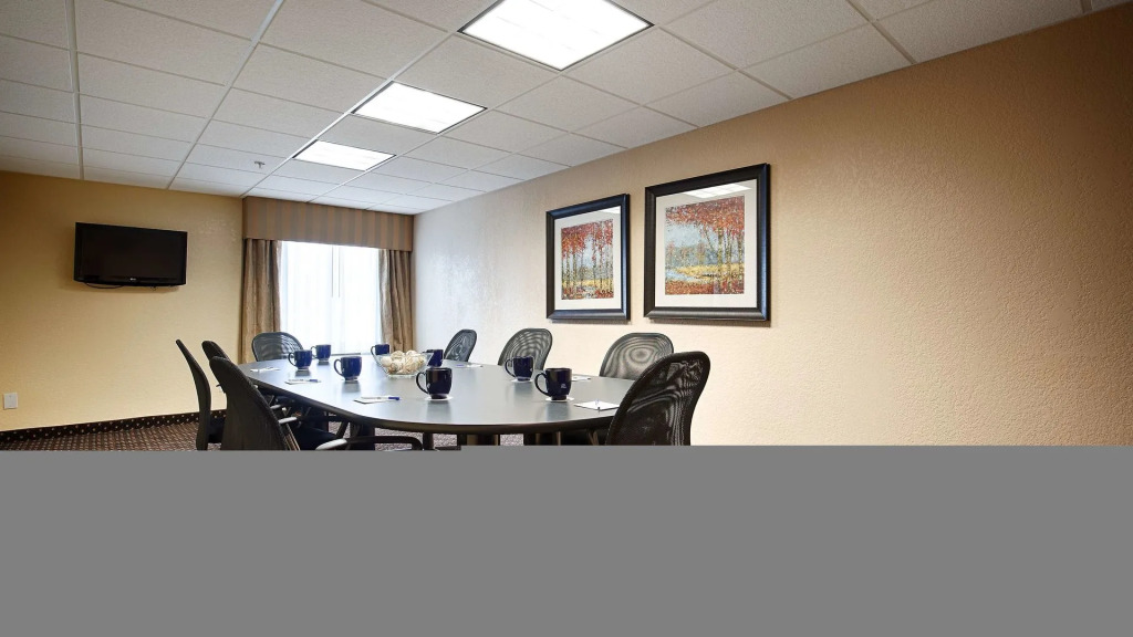 Best Western Plus Parkway Hotel