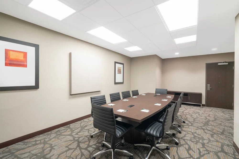 Hampton Inn by Hilton Nashville Airport Century Place