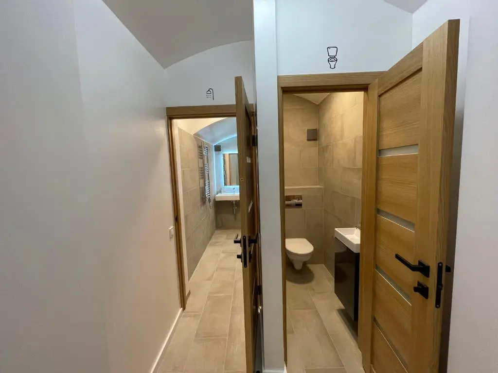 Modern guest house in city center I Room 1
