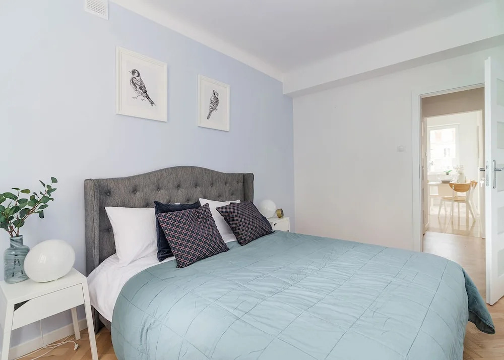 Plac Zbawiciela Comfortable Apartment