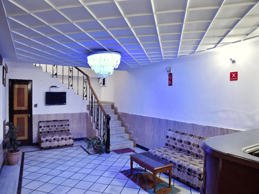 OYO 10432 Hotel Swaran Palace