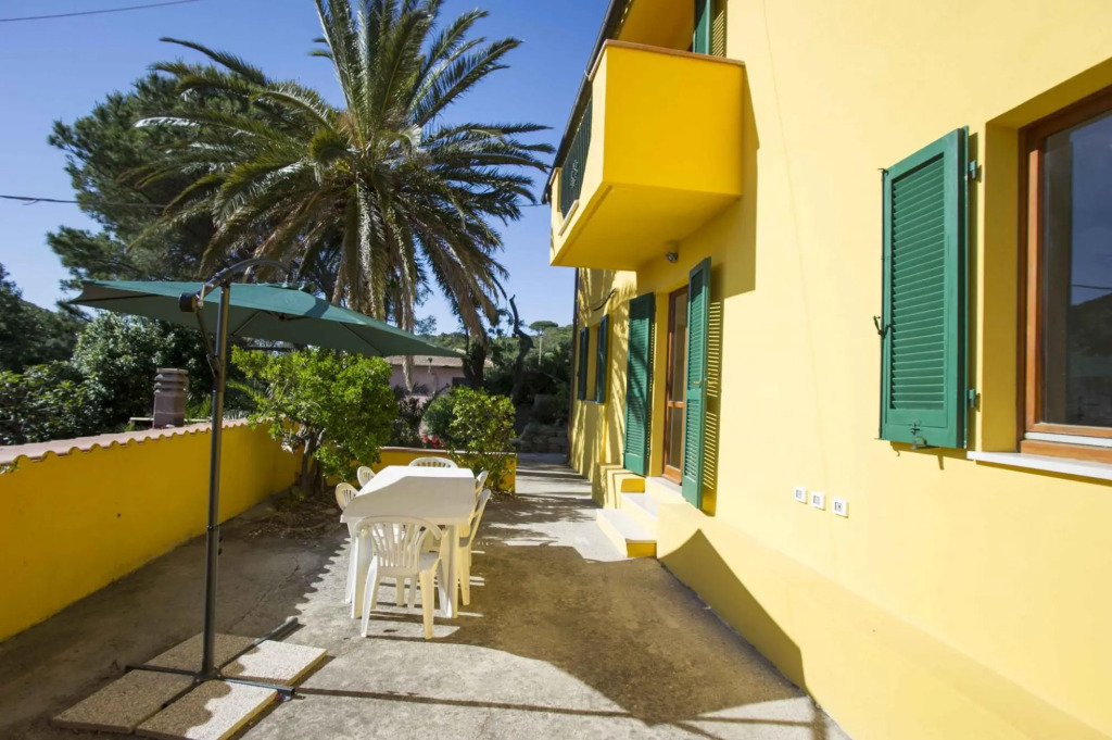 Casa del Colle sleeps 4 on the first floor equipped with every comfort near Procchio-CASA DEL COLLE