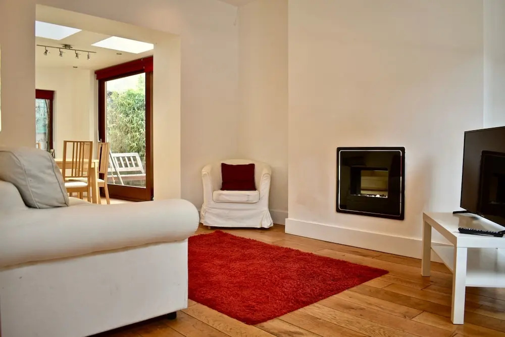 Spacious 3 Bedroom House in Ballsbridge