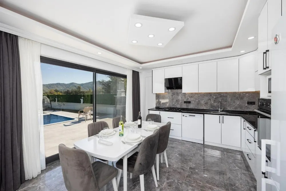 Villa Grand Yasar 4 With 4 Bedrooms and 4 Bathrooms