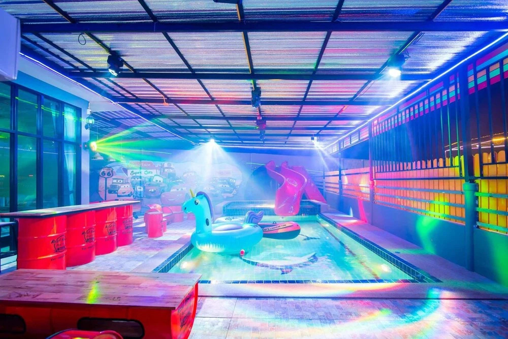 Rest House Supercar Pool Villa
