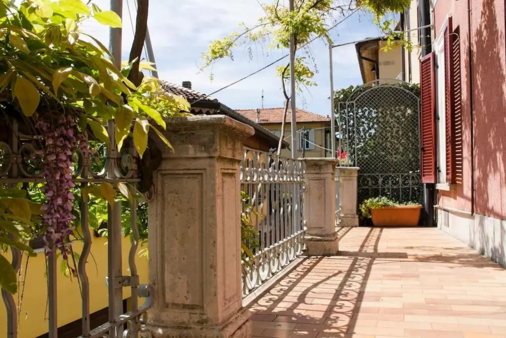 ALTIDO Wisteria House
