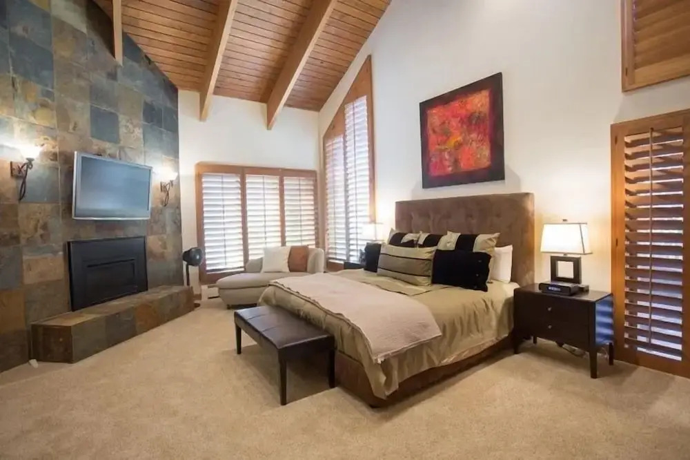 Pinnacle at Deer Valley Resort - Four Bedroom Condo with Hot Tub #1065 4 Condo