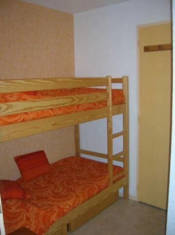 Betelgeuse N°56 : Studio Cabine 4 Personnes / Studio Cabine 4 People