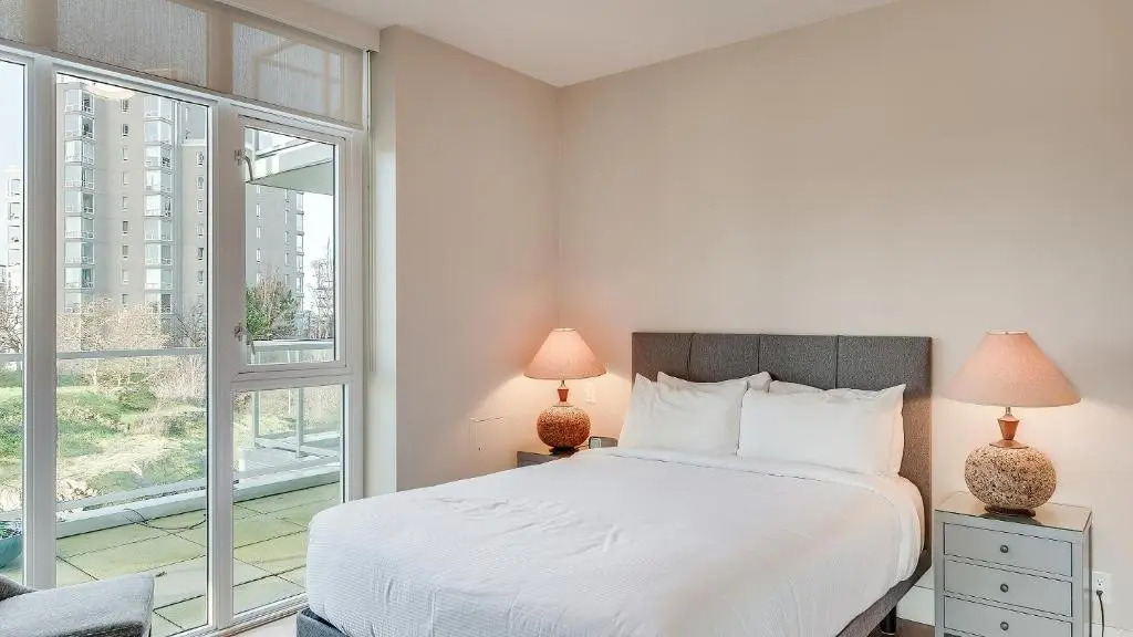 *Prestigious Promontory 2 bedroom w/Ocean Views