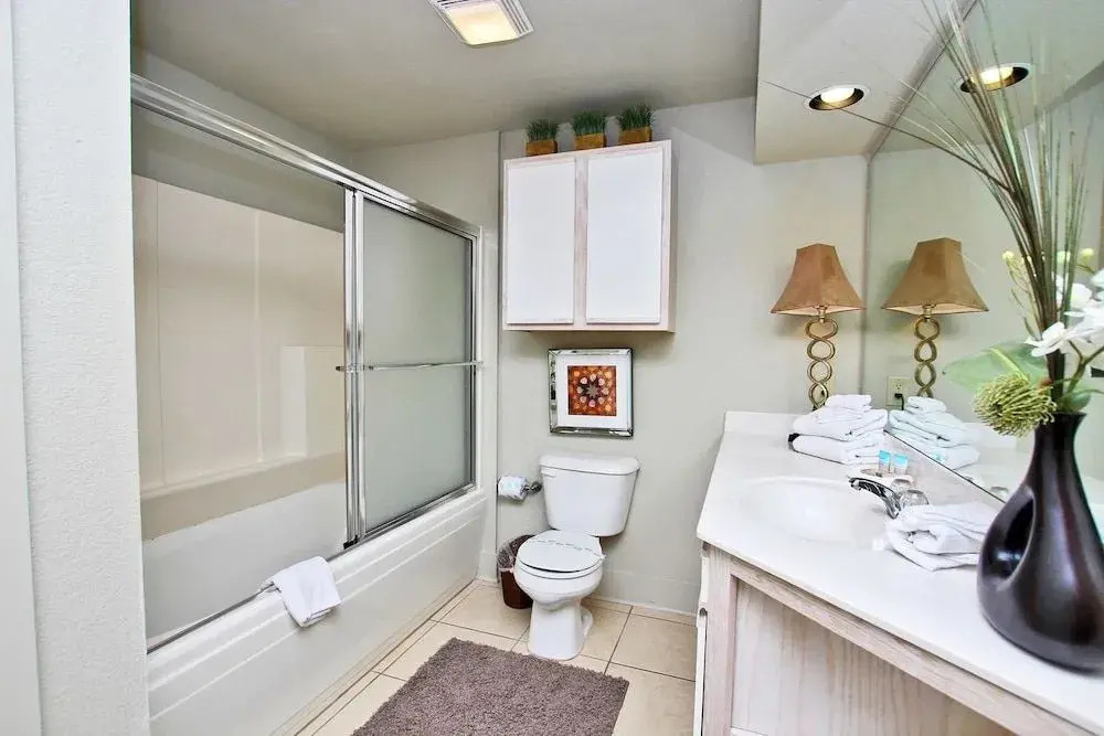 Emerald Greens 1102 - 1 Br condo