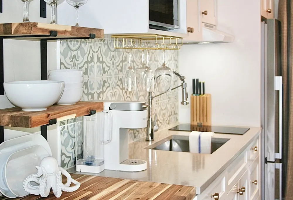 Lighthouse Suites Collection