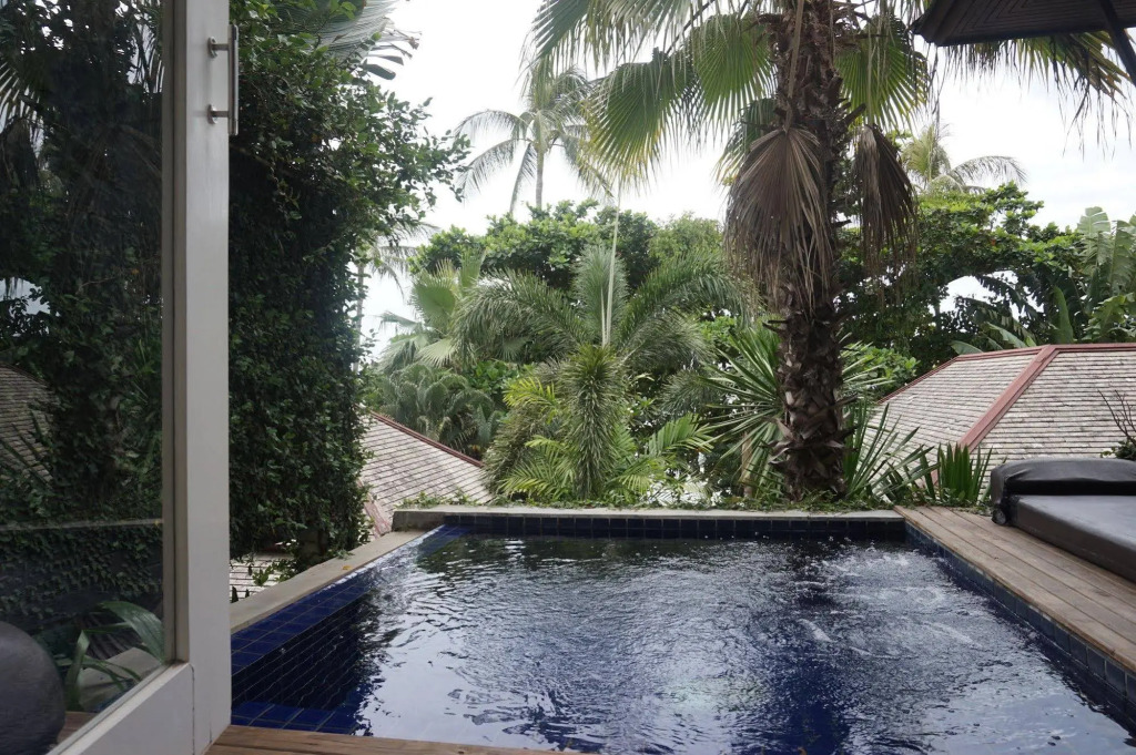 Replay Pool Villa