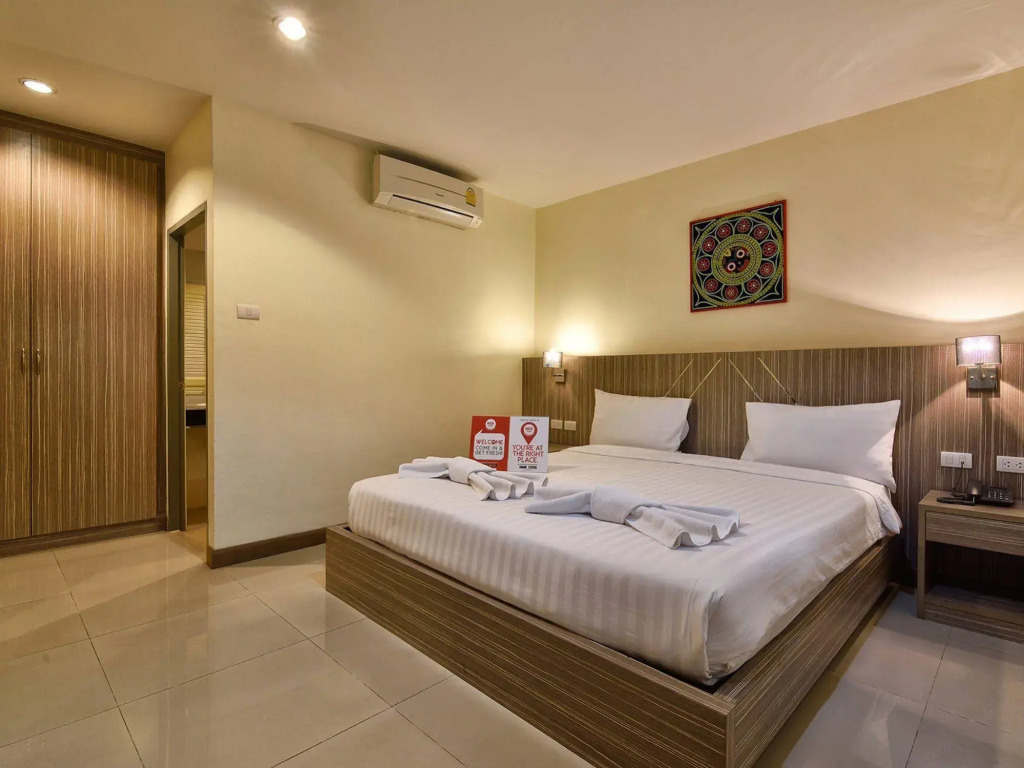 NIDA Rooms Patong Silk House