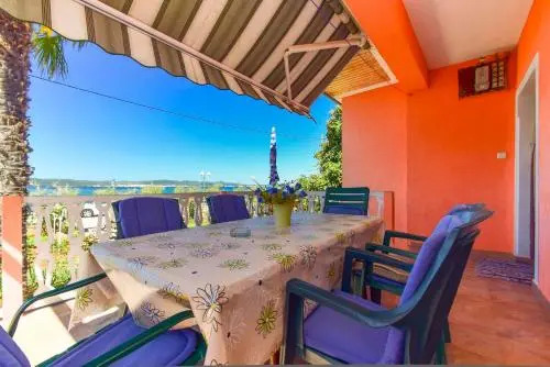 Holiday House Anica 1313