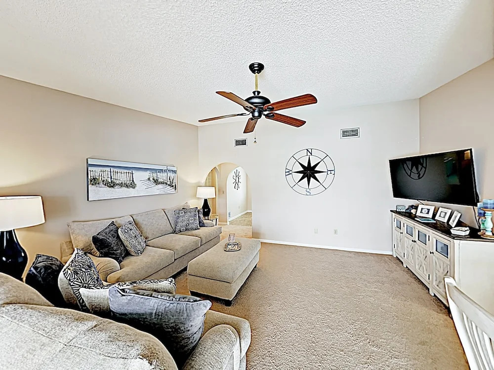 Waterfront W/ Stunning Views, Pool, Boat Dock 4 Bedroom Home