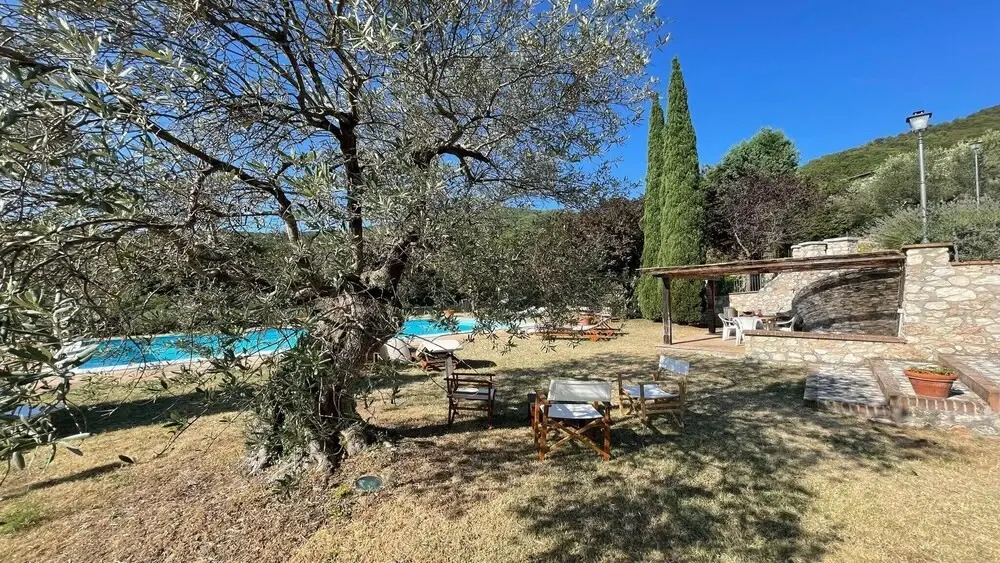 8 Guests - Huge Manor Close to Spoleto - Private Swimming Pool
