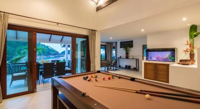 Hedonistic The Secret Beach Villa- Beachfront on Koh Phangan