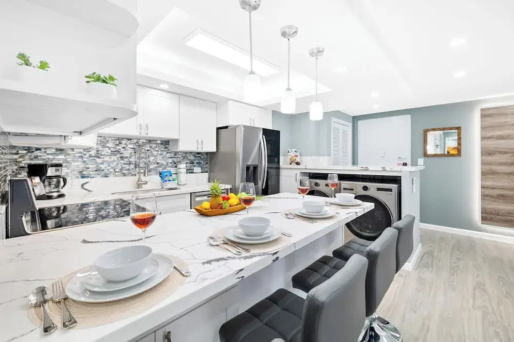 Scandia Tower Condo with 2BR and 2BA with Parking