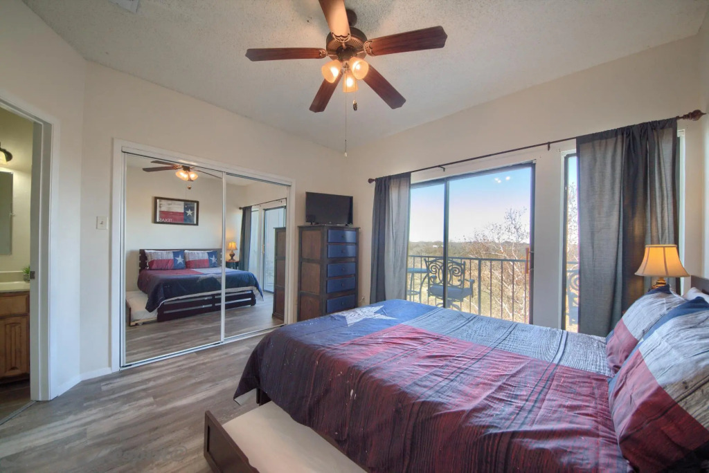 Seele Street River Retreat SS B11