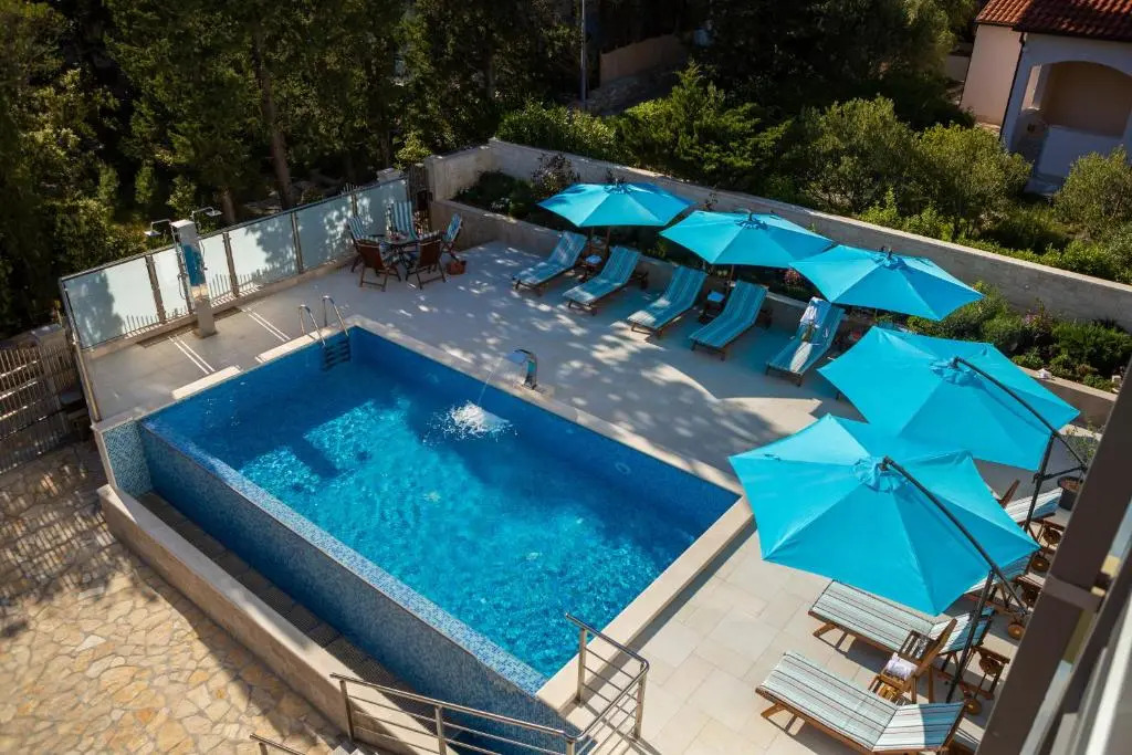 VILLA AQUA