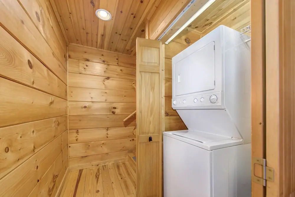 Only Dreamin' Cabin w/ Private Hot Tub