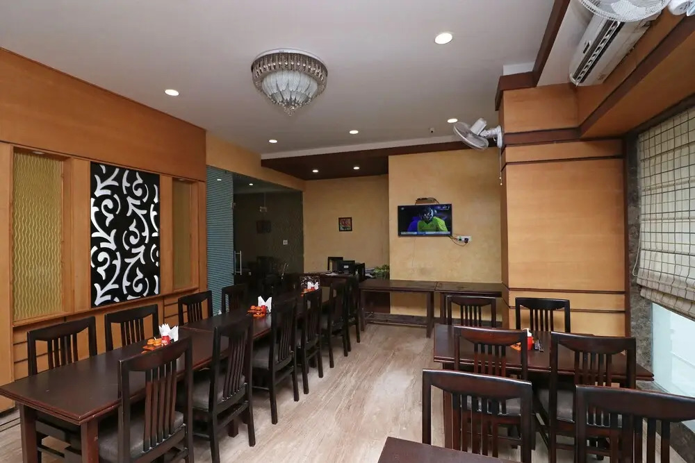 Oyo 5102 Anurag Hotel