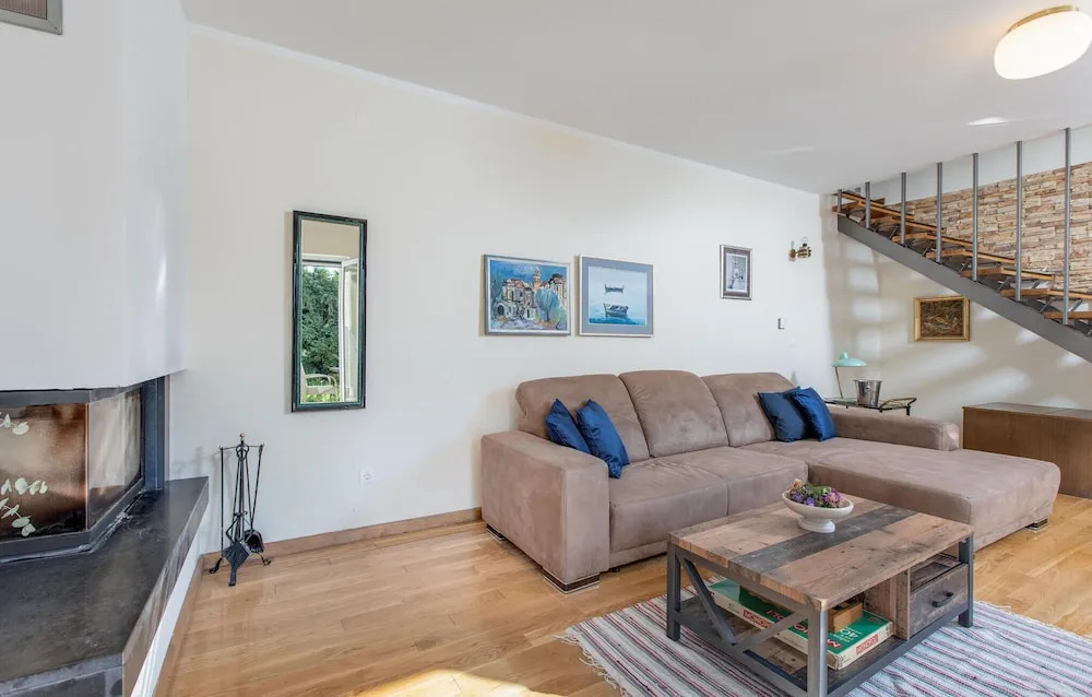 3 Bedroom Pet Friendly Home In Malinska