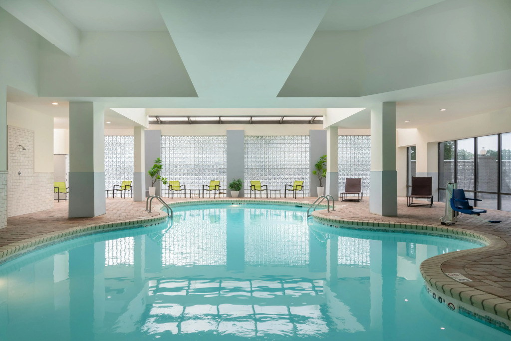 Отель Embassy Suites by Hilton Charlotte