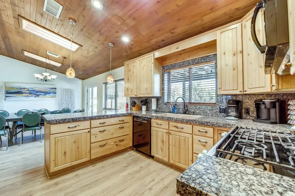 Castle Rock Views: Sedona Retreat w/ Hot Tub!