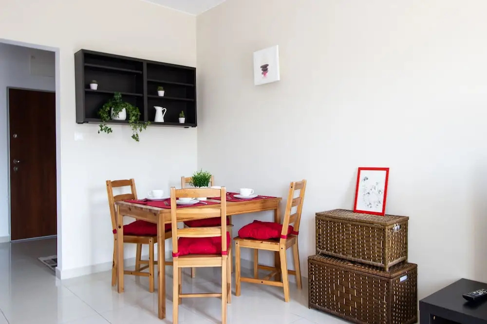 Wilanów Apartment with Balcony