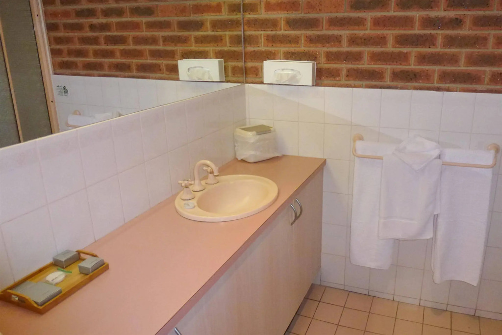 Colonial Motor Inn Bairnsdale Golden Chain Property