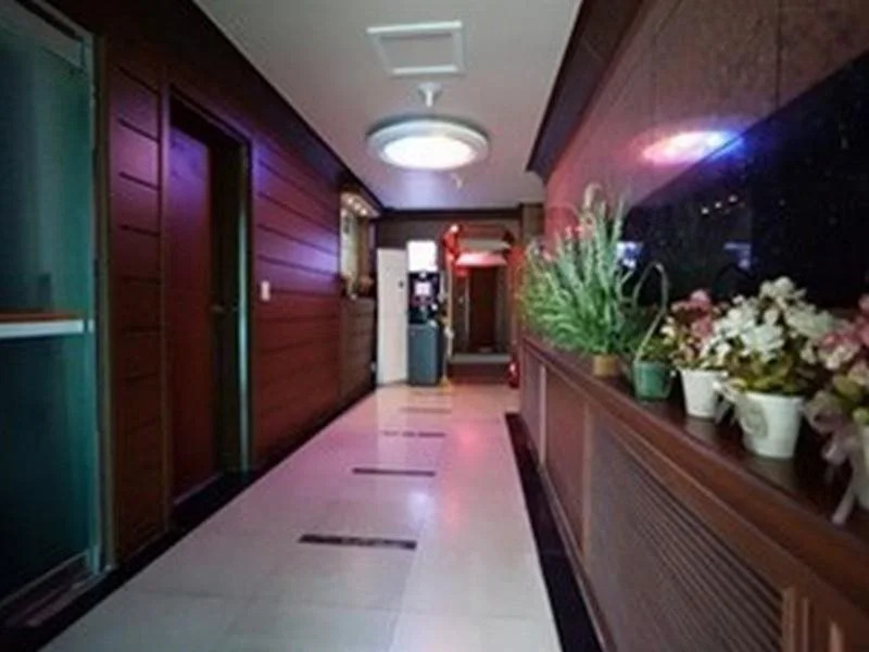 Free Zone Motel