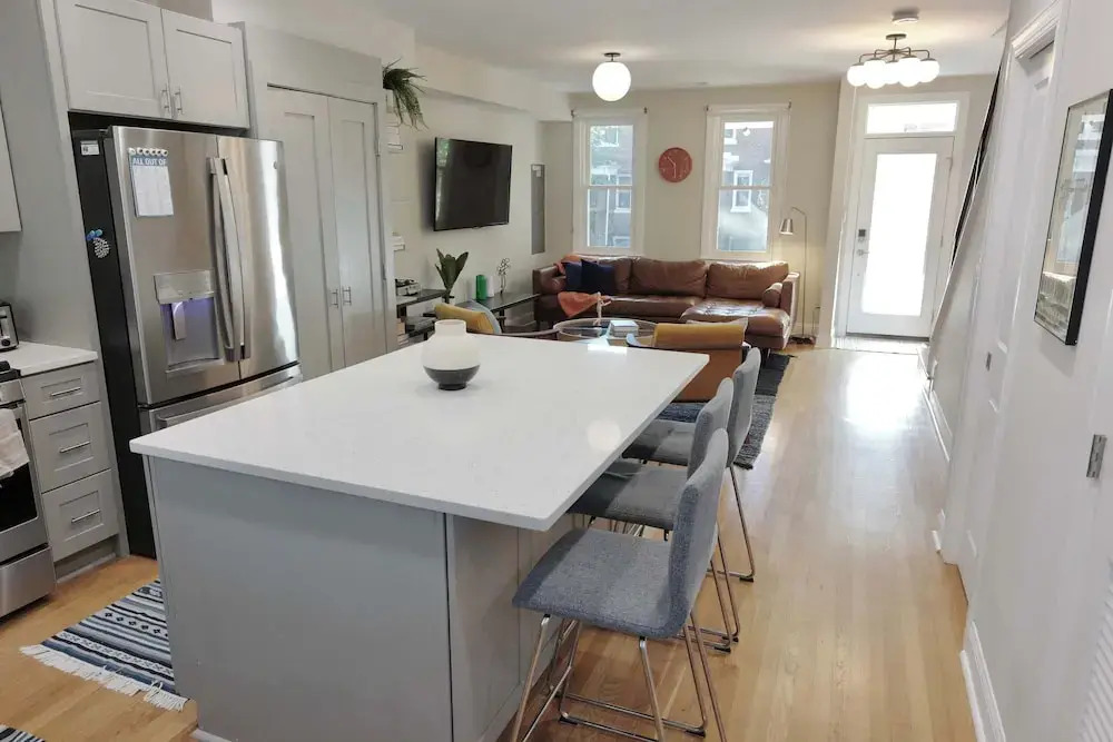 Stadium Armory Stay - 3 Bedroom
