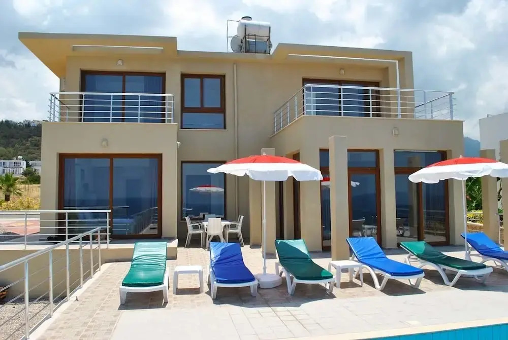 Villa Blue Ocean by Amy Villa