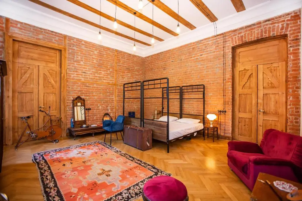 Majestic Historic Apartment