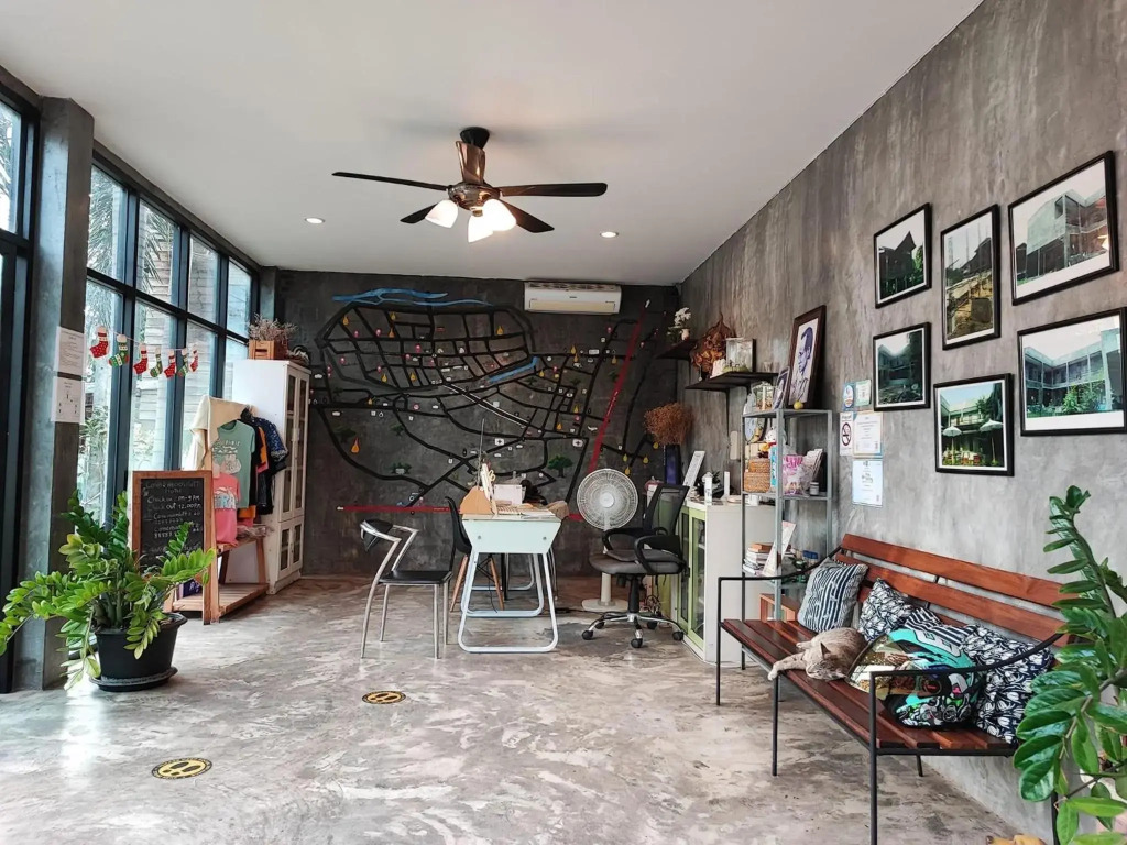 Come Moon Loft Hotel